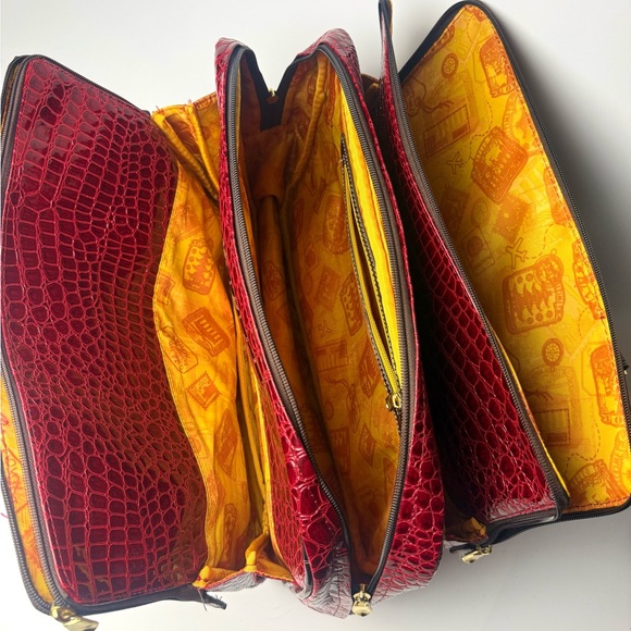 Samantha Brown 16" Red Faux Crocodile Embossed Computer Business Travel Bag - Picture 15 of 16